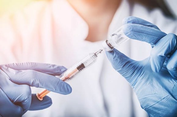 Cabinet infirmier pour la réalisation d’une injection de vaccin à Chavanay